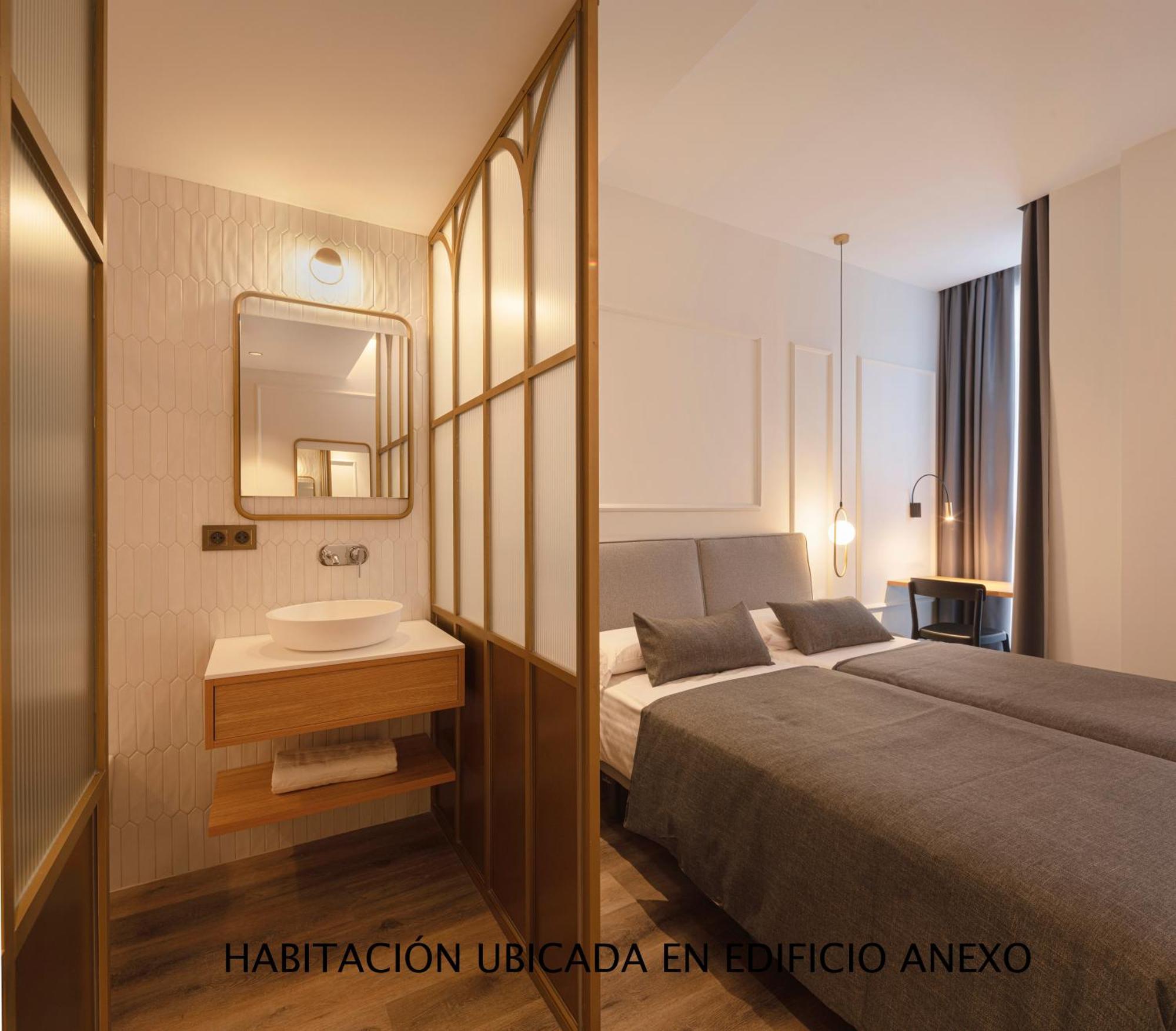 Hotel Conqueridor Valenza Esterno foto